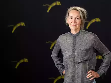 Die deutsche Regisseurin Stever darf auf eine Ehrung beim 79. Filmfestival von Locarno hoffen. - Foto: Jean-Christophe Bott/KEYSTONE/dpa