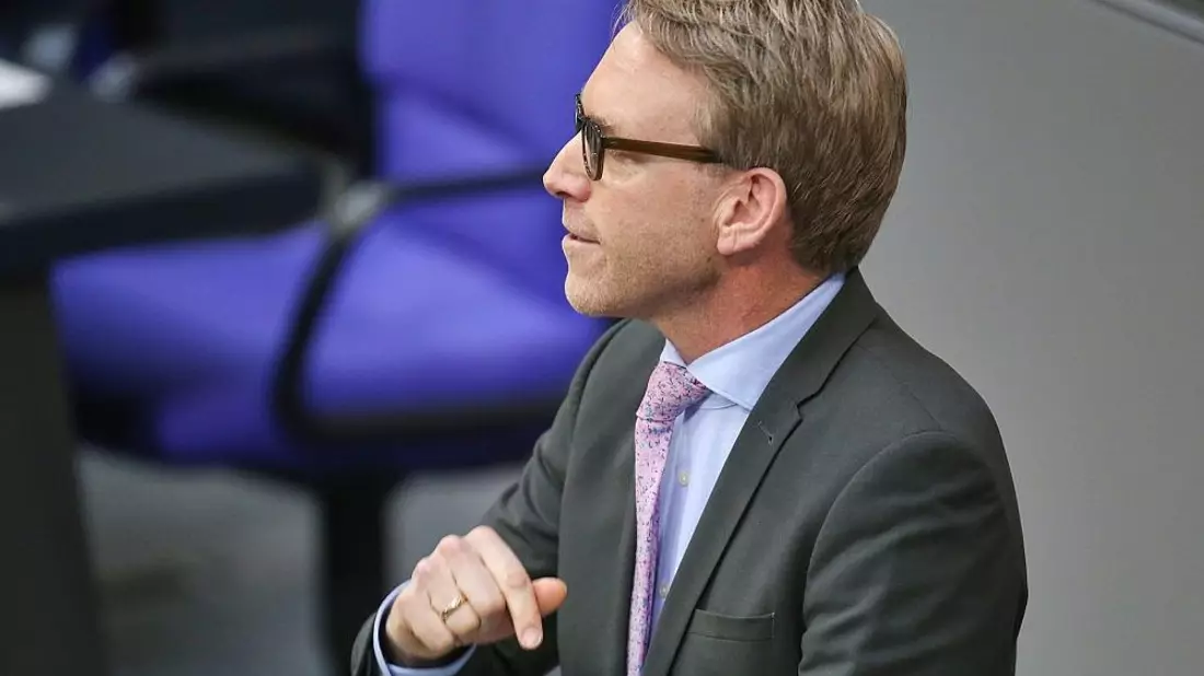 Henrichmann will Geheimdienste zu Cyber-Präventivschlägen befähigen