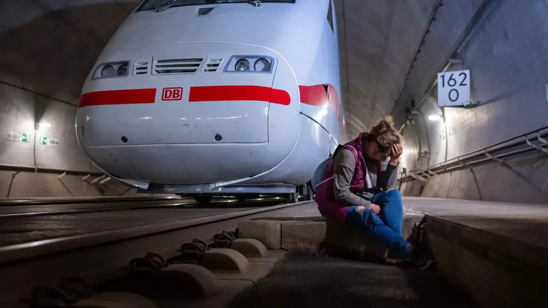 Der Übungseinsatz in dem Eisenbahntunnel fand am Samstag statt.  - Bild: Jacob Schröter/dpa