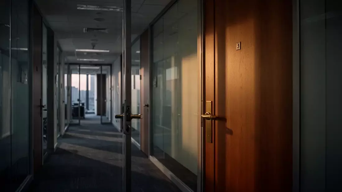 An inquest has found that HM Treasury's failure to follow its own disciplinary procedures played a significant role in the death of a 26-year-old employee. The ruling carries important lessons for UK…