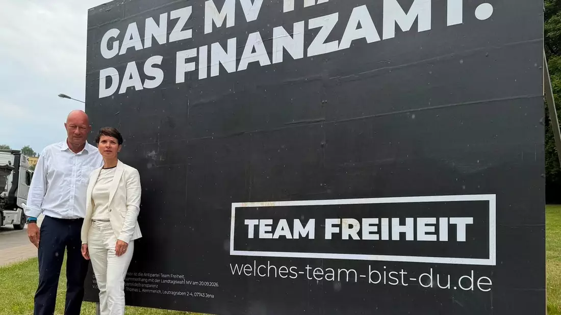 Welches-Team-bist-Du.de / Team Freiheit startet Kampagne zur Landtagswahl in Mecklenburg-Vorpommern mit Enthüllung am Südring - Bild: presseportal.de