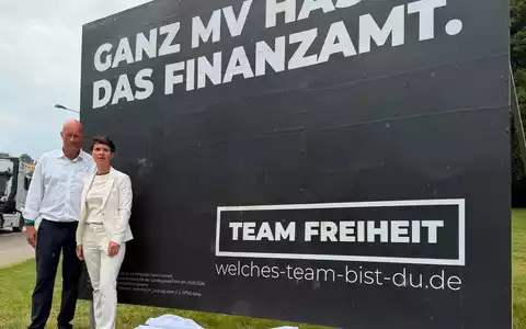 Welches-Team-bist-Du.de / Team Freiheit startet Kampagne zur Landtagswahl in Mecklenburg-Vorpommern mit Enthüllung am Südring - Foto: presseportal.de