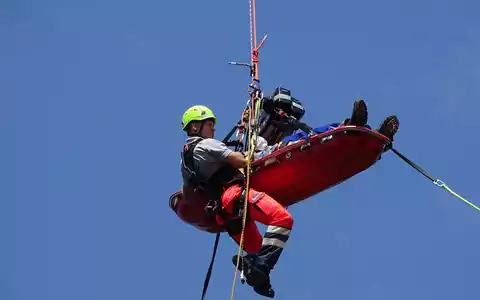 KFV-CW: Medizinischer Notfall in 170 Metern Höhe / Rettung an Windkraftanlage - Foto: presseportal.de