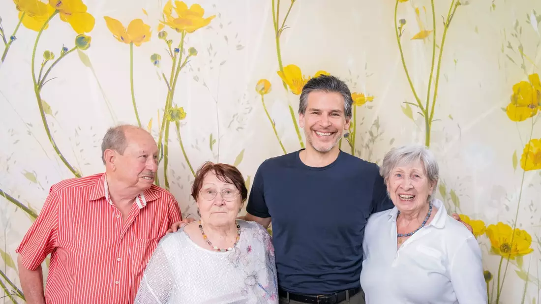 TV-Bösewicht aus Rote Rosen hilft bedürftigen Rentnern: Schauspieler Florian Odendahl tauscht Filmset gegen Lichtblick-Büro - Bild: presseportal.de