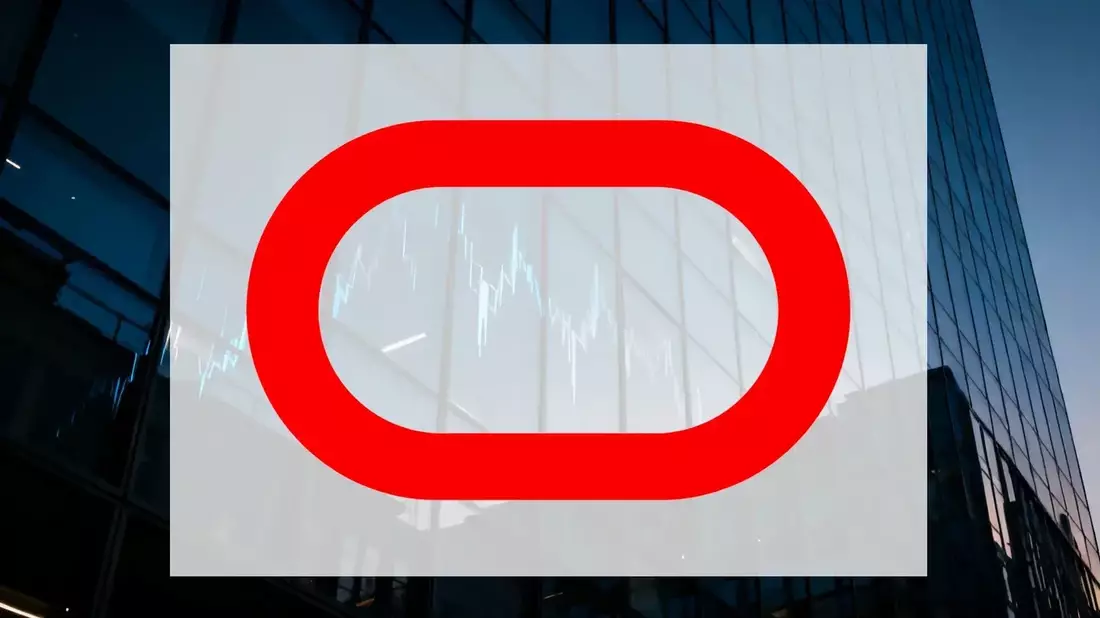Oracle Debt Risks Mount as Burry Shorts Stock, Junk Rating Looms