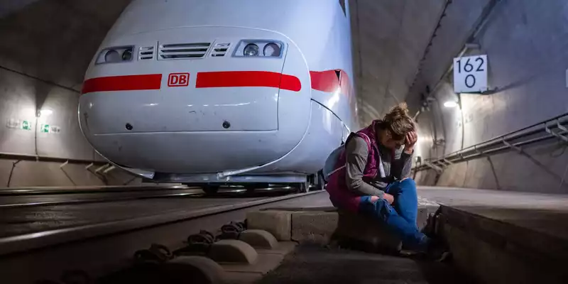 Der Übungseinsatz in dem Eisenbahntunnel fand am Samstag statt.  - Foto: Jacob Schröter/dpa