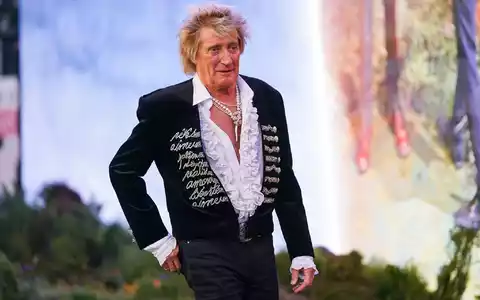 Popstar Rod Stewart muss Konzert absagen.(Archivbild) - Foto: Alberto Pezzali/Invision/dpa