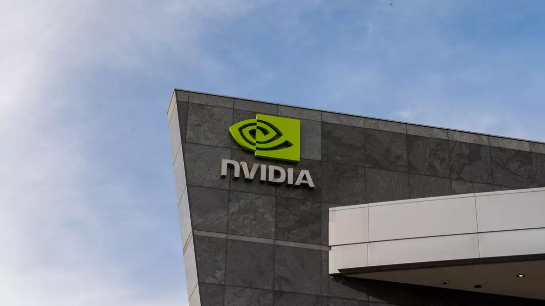 Nvidia profitiert vom KI-Boom, weil Chipsysteme des Konzerns die Hauptrolle in Rechenzentren für Künstliche Intelligenz spielen. (Archivbild) - Bild: Andrej Sokolow/dpa