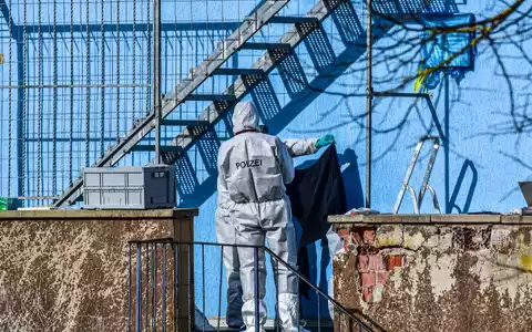 Der Mann soll seine Ehefrau auf einer Feuertreppe erschossen haben. (Archivfoto)  - Foto: Fabian Koss/onw-images/dpa