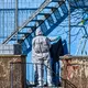 Der Mann soll seine Ehefrau auf einer Feuertreppe erschossen haben. (Archivfoto)  - Bild: Fabian Koss/onw-images/dpa