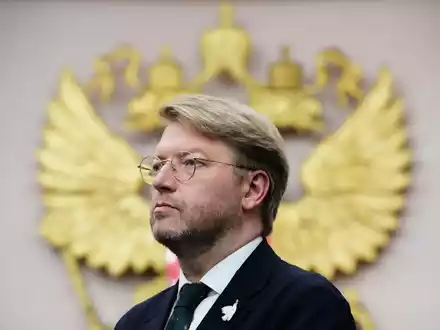Die liberale russische Oppositionspartei Jabloko, die den russischen Angriffskrieg offen ablehnt, ist von der Parlamentswahl im September ausgeschlossen worden. Gegen das Urteil will sie Berufung einlegen. - Foto: Pavel Bednyakov/AP/dpa