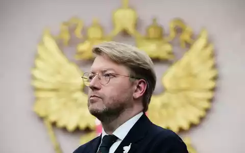 Die liberale russische Oppositionspartei Jabloko, die den russischen Angriffskrieg offen ablehnt, ist von der Parlamentswahl im September ausgeschlossen worden. Gegen das Urteil will sie Berufung einlegen. - Foto: Pavel Bednyakov/AP/dpa
