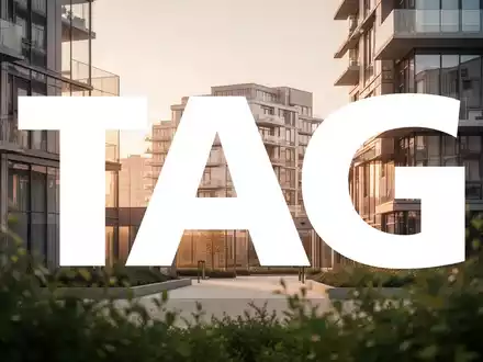 Moderne Wohnimmobilien bei Sonnenuntergang als Symbol für den Immobilienmarkt. - Foto: über boerse-global.de