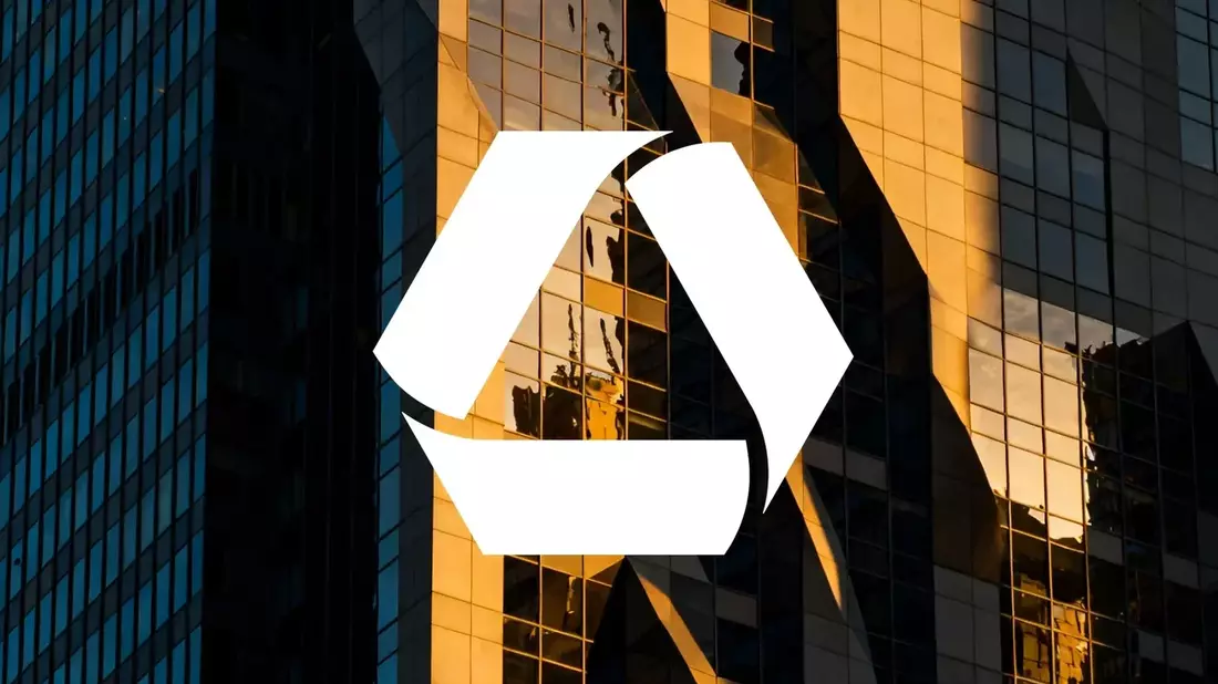 Commerzbank Q2 Profit Surges 94% Amid UniCredit Takeover Talks