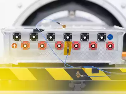 Deutschlands Elektroindustrie verzeichnet einen Auftragsschub zur Jahresmitte. (Symbolbild) - Foto: Sebastian Gollnow/dpa