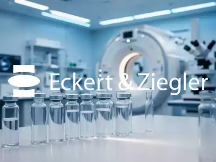 Moderne Laborumgebung mit medizinischen Glasfläschchen und hochwertiger Labortechnik in blauem Licht. - Foto: über boerse-global.de