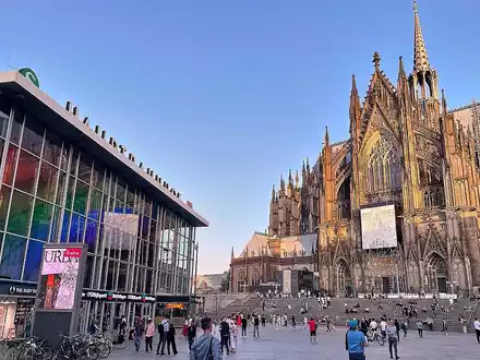 Kölner Hauptbahnhof und Dom (Archiv) - Foto: via dts Nachrichtenagentur