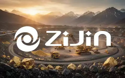 Moderne Goldmine in einer bergigen Landschaft bei Sonnenaufgang, die den Rohstoffsektor und Investitionen symbolisiert. - Foto: über boerse-global.de