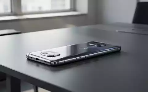 Ein modernes Motorola-Smartphone auf einem schlichten Büroschreibtisch in einer professionellen Arbeitsumgebung. - Foto: über boerse-global.de
