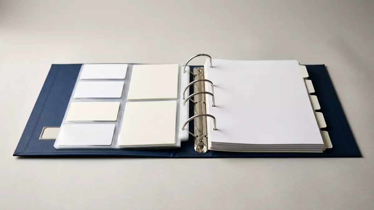 Fotorealistische Studioansicht von Finanzunterlagen in neutraler Produktdarstellung