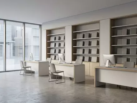 Architektur-Render im Reisebüro mit Reiseunterlagen zum Thema Lufthansa Flugticket, ISIN DE0008232125, neutrales Tageslicht - Foto: THN