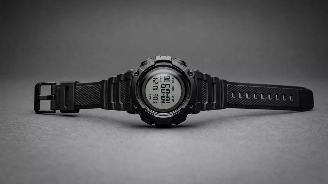 Fotorealistische Studioansicht von Digitaluhr in neutraler Produktdarstellung, neutral