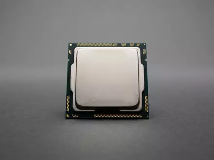Fotorealistische Studioaufnahme von Desktop-Prozessor zum Thema AMD Ryzen 7, ISIN US0079031078, klare Lichtfuehrung - Foto: THN