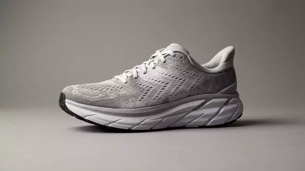 Fotorealistische Studioansicht von Laufschuh in neutraler Produktdarstellung, neutral