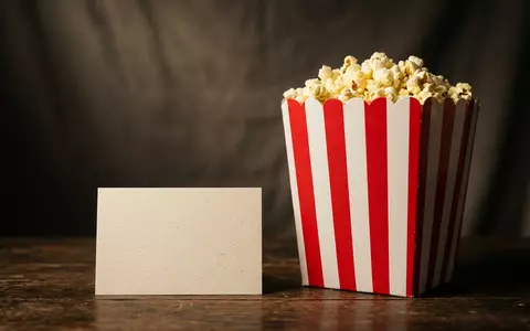 Fotorealistische Studioaufnahme von Kinobesuch zum Thema Cinemark Tickets, ISIN US1729674242, klare Lichtfuehrung - Foto: THN