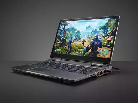 Fotorealistische Studioaufnahme von Gaming-Laptop zum Thema ASUS ROG Strix Laptop, ISIN TW0002357004, klare Lichtfuehrung - Foto: THN