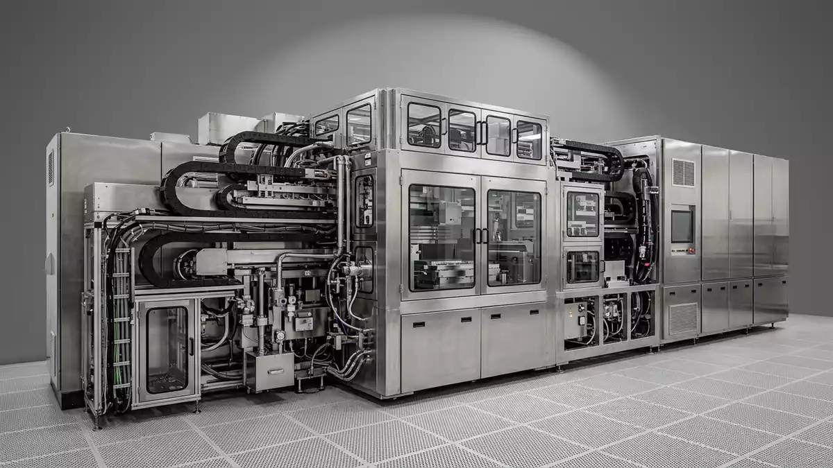 Fotorealistische Studioansicht von Lithographiesystem in neutraler Produktdarstellung