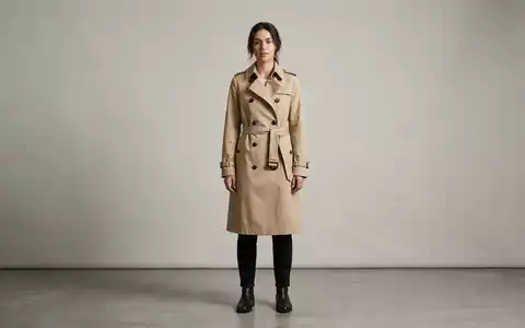 Fotorealistische Studioaufnahme von Trenchcoat zum Thema Burberry Trenchcoat, ISIN GB0031743007, klare Lichtfuehrung - Foto: THN
