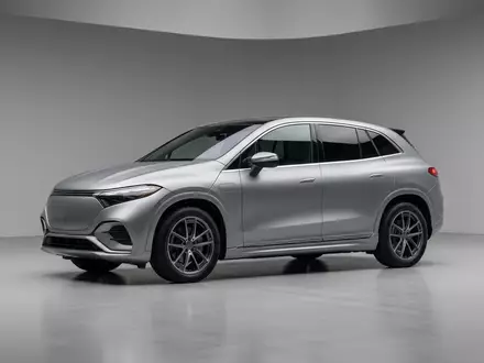 Fotorealistische Studioaufnahme von Elektro-SUV zum Thema BYD Atto 3, ISIN CN0005855325, klare Lichtfuehrung - Foto: THN