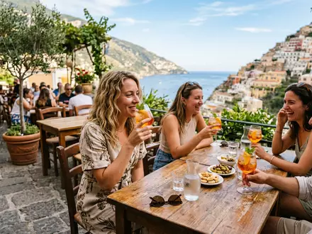 Fotorealistische Aufnahme von Aperitif in der Bar zum Thema Aperol Spritz, ISIN NL0015435975, natuerliches Licht - Foto: THN