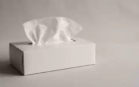 Fotorealistische Studioaufnahme von Kosmetiktücher zum Thema Kleenex Tücher, ISIN US4943681035, klare Lichtfuehrung - Foto: THN