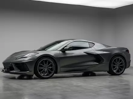 Fotorealistische Studioaufnahme von Sportcoupé zum Thema Ferrari 296 GTB, ISIN NL0011585146, klare Lichtfuehrung - Foto: THN