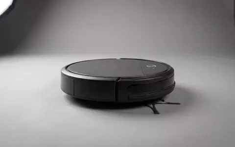 Fotorealistische Studioaufnahme von Saugroboter zum Thema Roomba Saugroboter, ISIN US4627261005, klare Lichtfuehrung - Foto: THN
