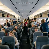 Fotorealistische Aufnahme von Passagierflugzeug auf Flugreisen zum Thema British Airways Flug, ISIN GB00B128C026, natuerliches Licht - Foto: THN
