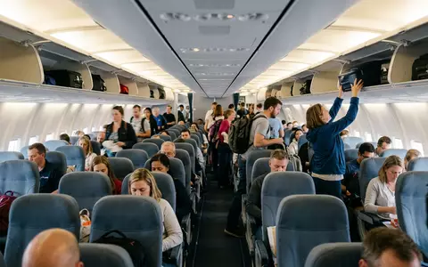 Fotorealistische Aufnahme von Passagierflugzeug auf Flugreisen zum Thema British Airways Flug, ISIN GB00B128C026, natuerliches Licht - Foto: THN