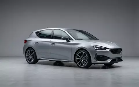 Fotorealistische Studioaufnahme von Kompaktwagen zum Thema Honda Civic, ISIN JP3854600008, klare Lichtfuehrung - Foto: THN