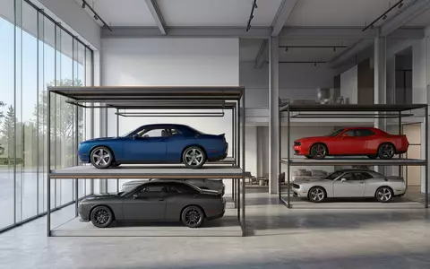 Architektur-Render im Autohaus mit Sportcoupé zum Thema Ford Mustang, ISIN US3453708600, neutrales Tageslicht - Foto: THN