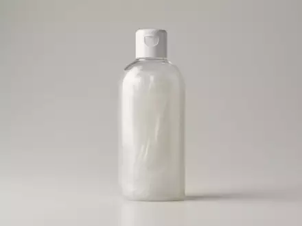 Fotorealistische Studioaufnahme von Shampoo zum Thema John Frieda Shampoo, ISIN JP3205800000, klare Lichtfuehrung - Foto: THN