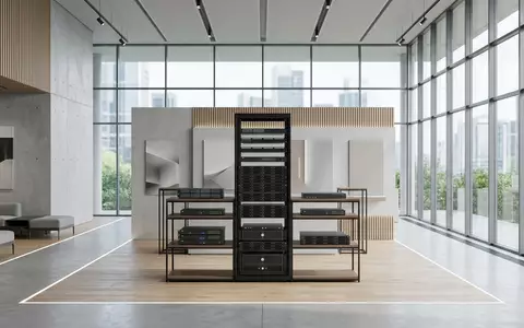 Architektur-Render im IT-Fachhandel mit Serverrack zum Thema IBM ThinkPad, ISIN US4592001014, neutrales Tageslicht - Foto: THN