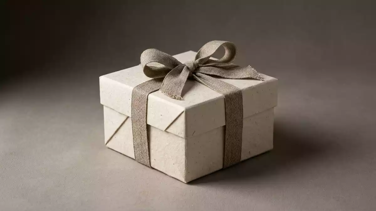 Fotorealistische Studioansicht von Geschenkbox in neutraler Produktdarstellung
