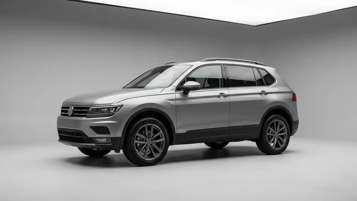 Fotorealistische Studioansicht von Kompakt-SUV in neutraler Produktdarstellung