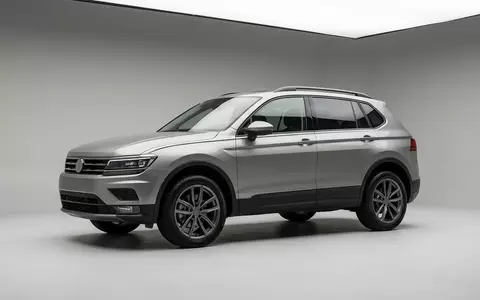 Fotorealistische Studioaufnahme von Kompakt-SUV zum Thema Hyundai Tucson, ISIN KR7005380001, klare Lichtfuehrung - Foto: THN