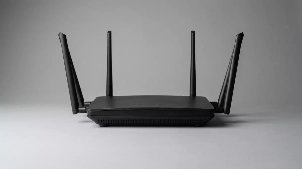 Fotorealistische Studioansicht von WLAN-Router in neutraler Produktdarstellung