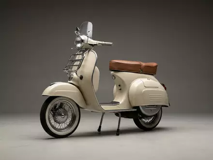 Fotorealistische Studioaufnahme von Motorroller zum Thema Vespa Primavera, ISIN IT0003073266, klare Lichtfuehrung - Foto: THN