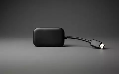 Fotorealistische Studioaufnahme von Streaming-Adapter zum Thema Roku Streaming Stick, ISIN US77543R1023, klare Lichtfuehrung - Foto: THN