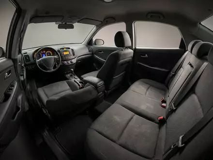 Fotorealistische Studioaufnahme von Personenwagen zum Thema Lyft Ride, ISIN US55087P1049, klare Lichtfuehrung - Foto: THN